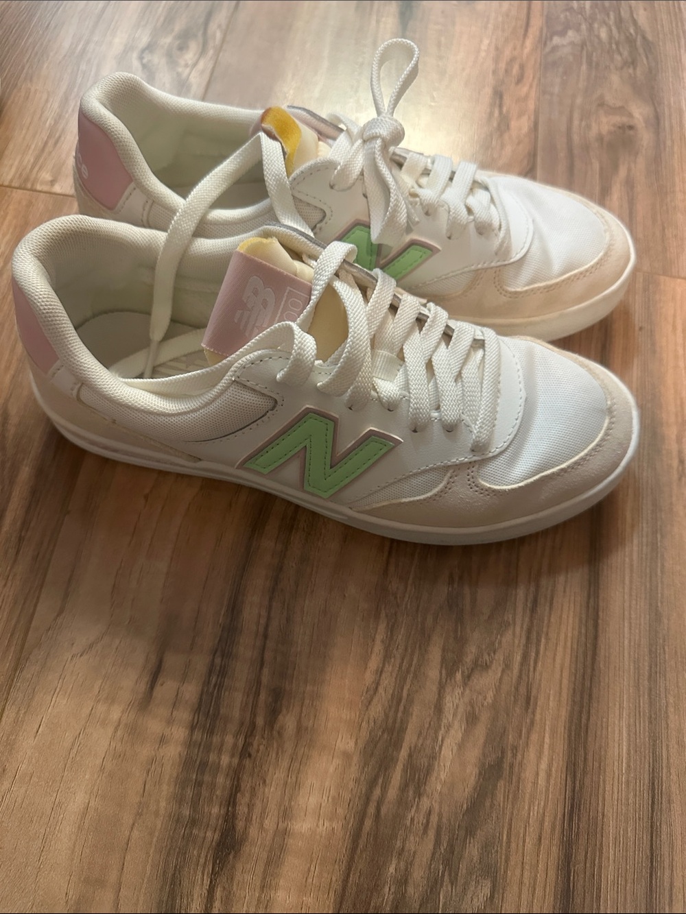 Women’s new balance sneakers size 6.5 or Men’s 5